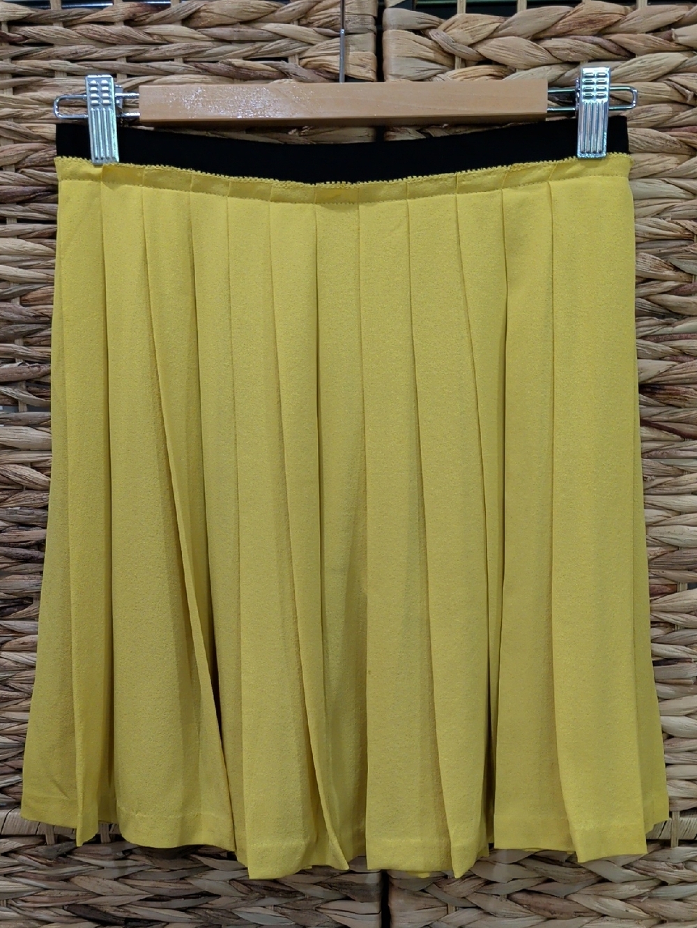 3.1 Phillip Lim Yellow Pleated Skirt with Black Waistband 100% Silk Size 2